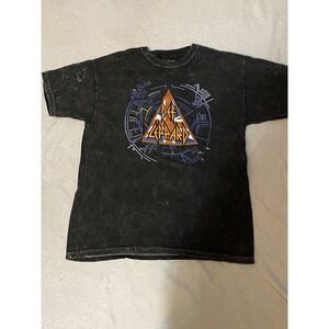 Def Leppard Black StonewashedGraphic Men's Crew Neck Short Sleeve T-Shirt Size